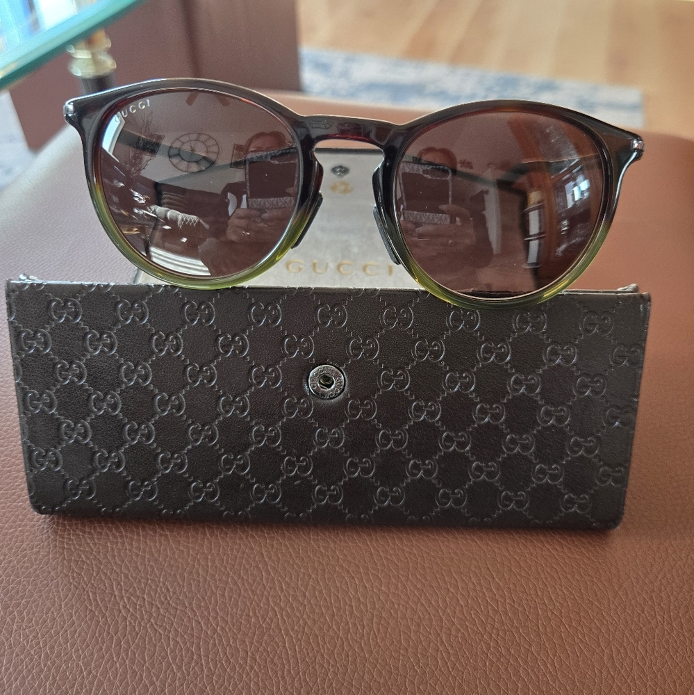 GUCCI SUNGLASSES